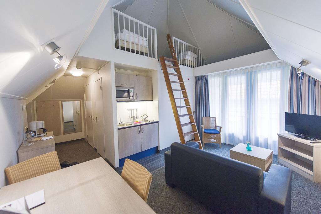 Hotel Bornholm West-Terschelling Rum bild