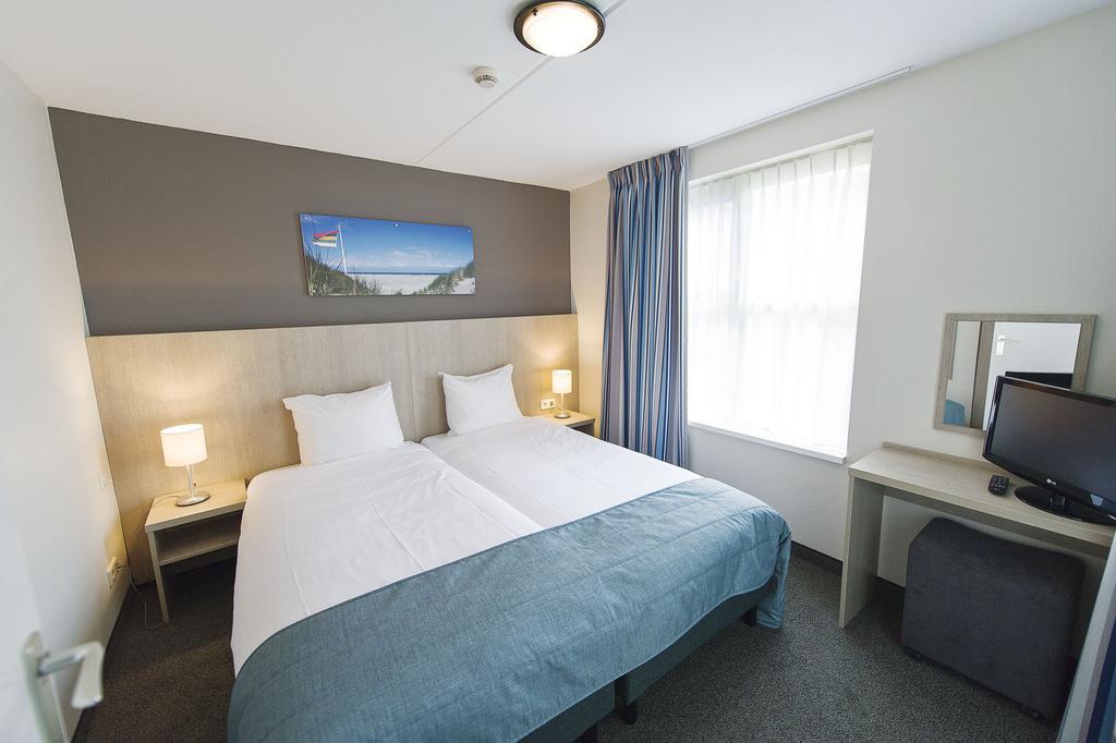 Hotel Bornholm West-Terschelling Rum bild